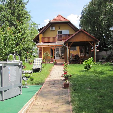 Gyoengyhaz Nyaralo Gyomaendrőd Exterior foto